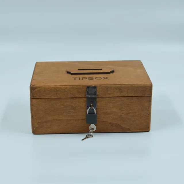 Tipbox Ahşap Bahşiş Kutusu Oyma Yazılı Kilitli 24x16x10 Cm – Fotoğraf 1